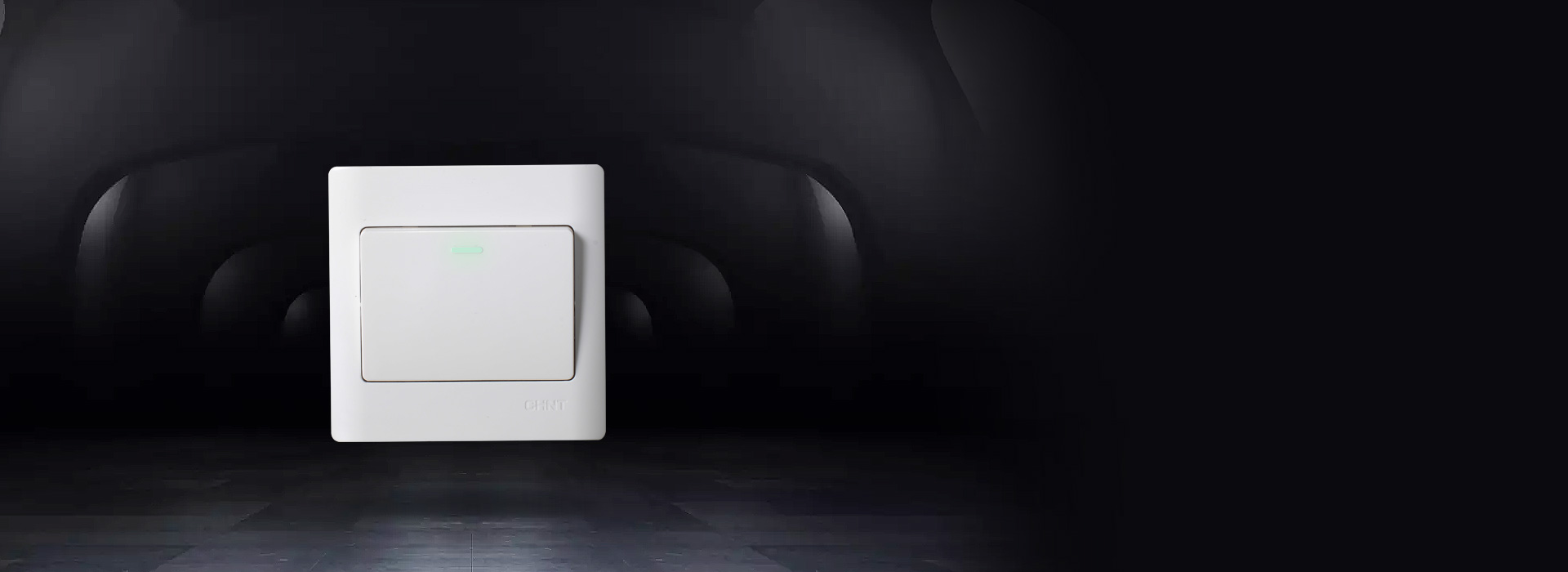 熒光指引，黑夜不“黑“ 自帶正泰藍熒光...