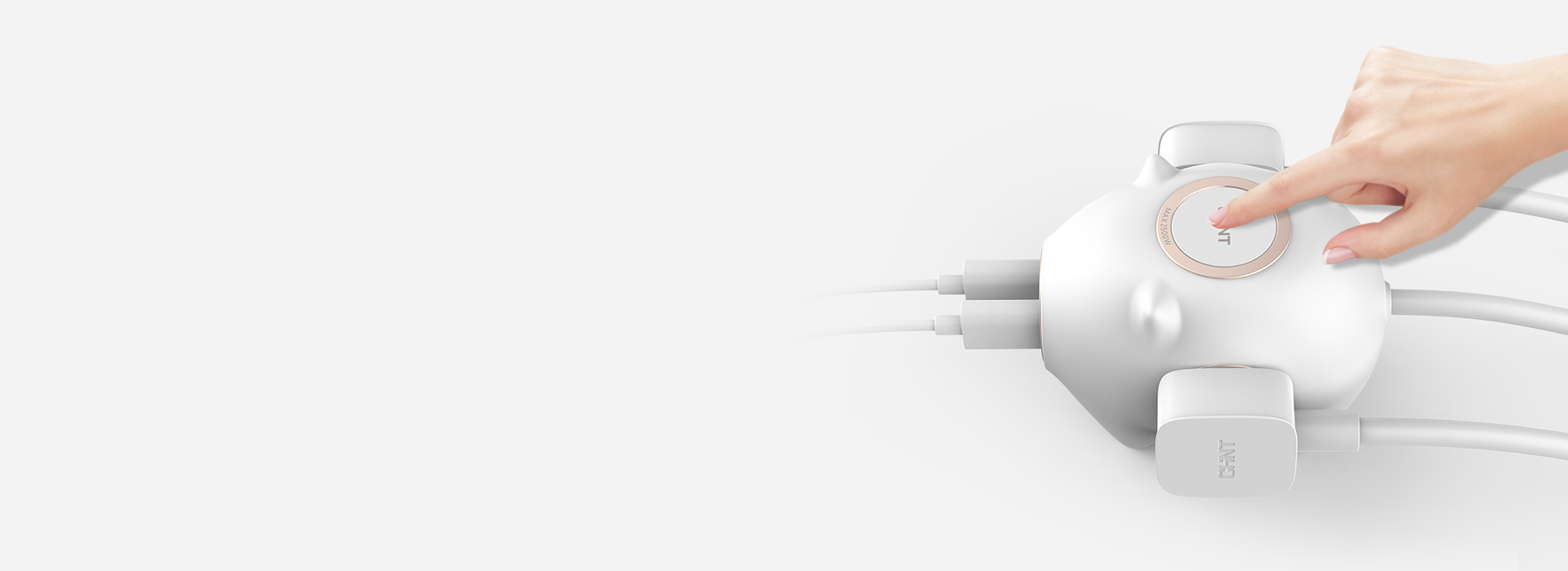 立體集成，雙方位插孔 創(chuàng)新不止一面。正...