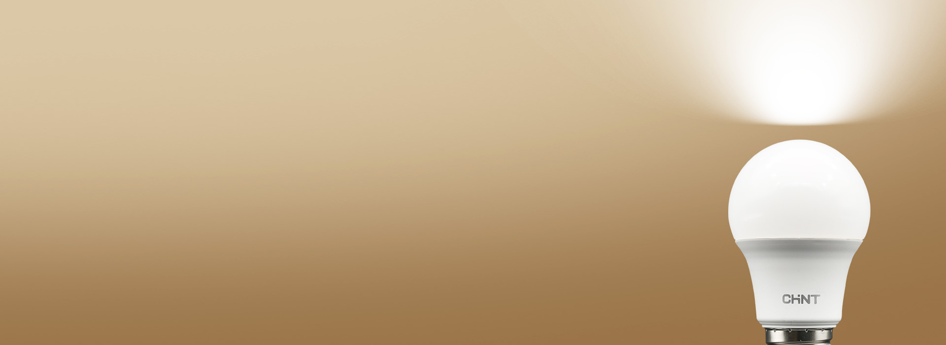 高透光PC燈罩，均勻出光 球泡外殼采用...