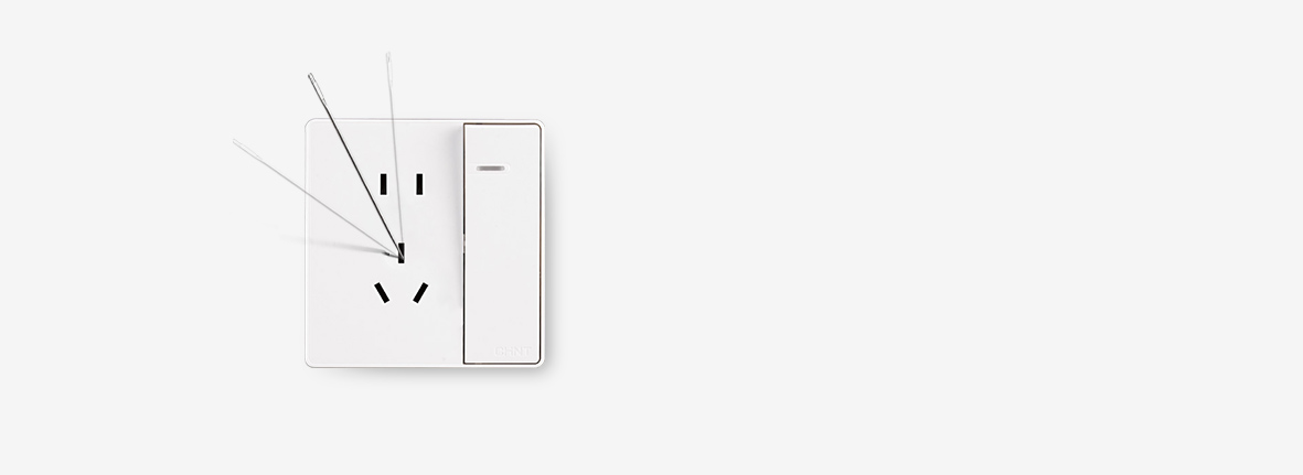 插入保護 安全可靠 兩插防塵保護門設計...