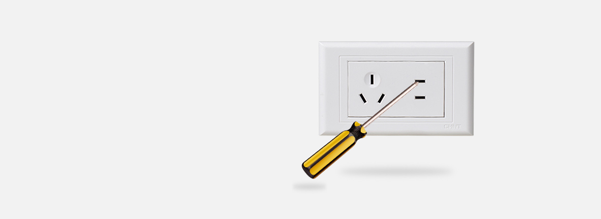 防塵保護，順暢插拔 二插防塵保護門設計...