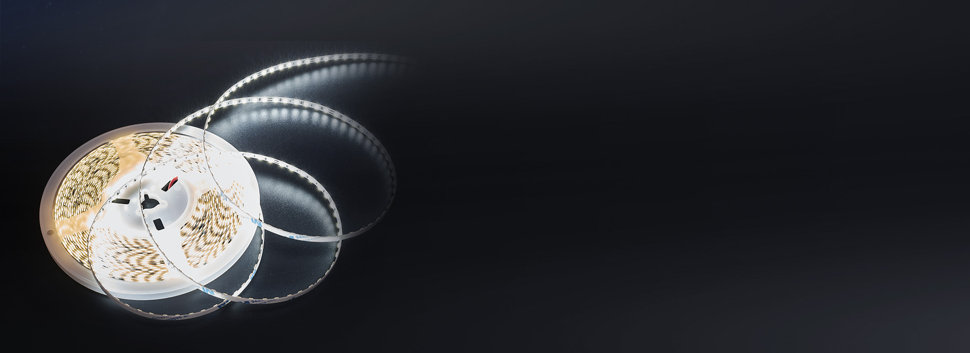 10米無可視亮差 升級導(dǎo)電技術(shù)，鋁基板...